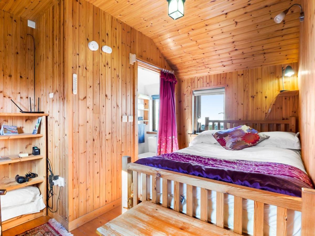 Seaside Log Cabin, Carna Villa Екстериор снимка