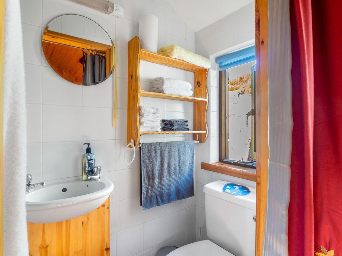 Seaside Log Cabin, Carna Villa Екстериор снимка